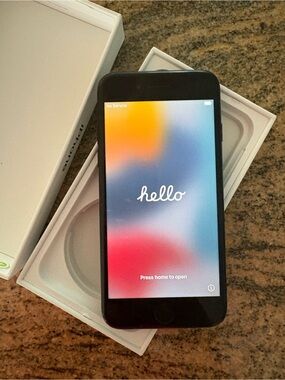 Apple iPhone 7 - 32GB - AT&T - Black